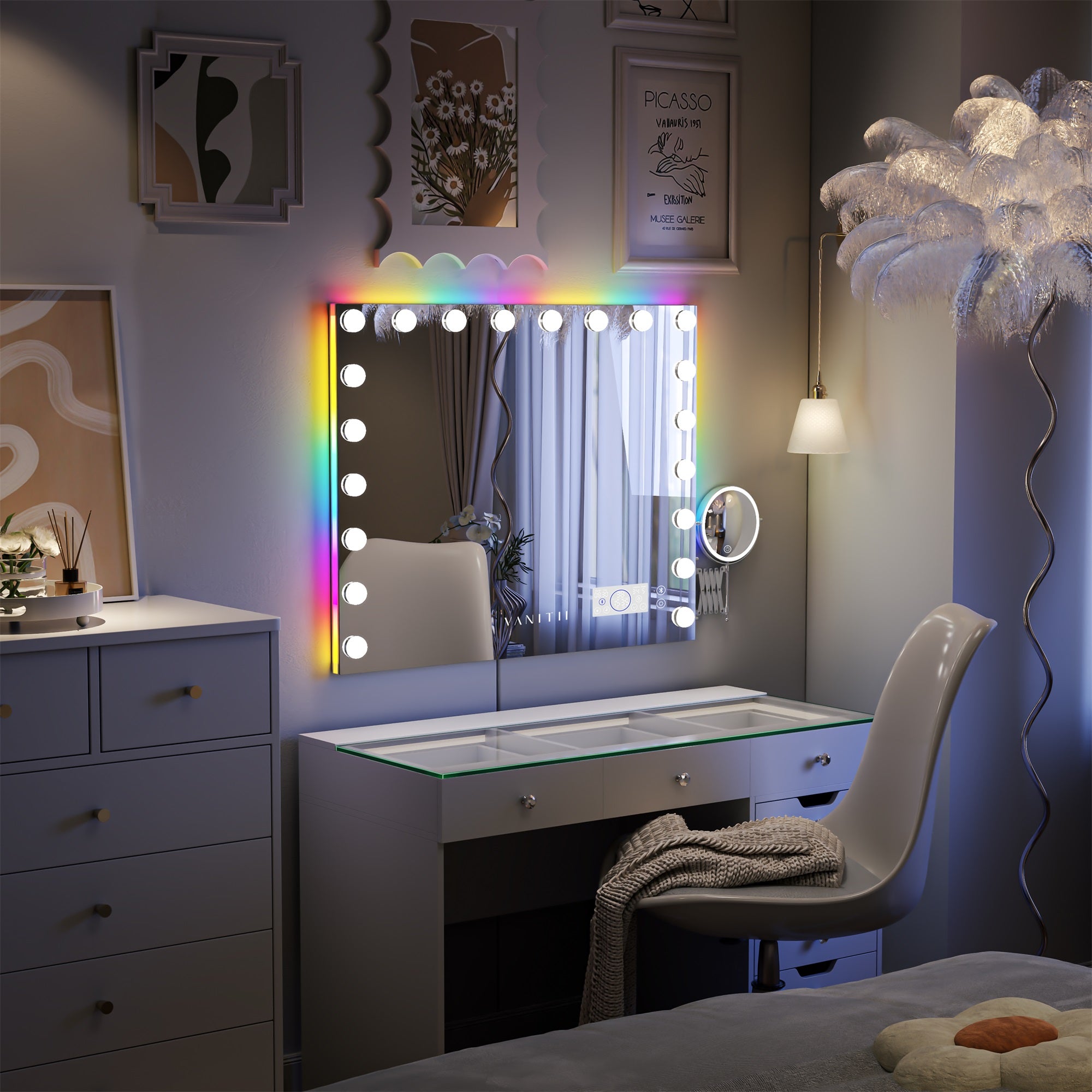 Hollywood 20 Bulbs Light Mirror with Bluetooth Speaker